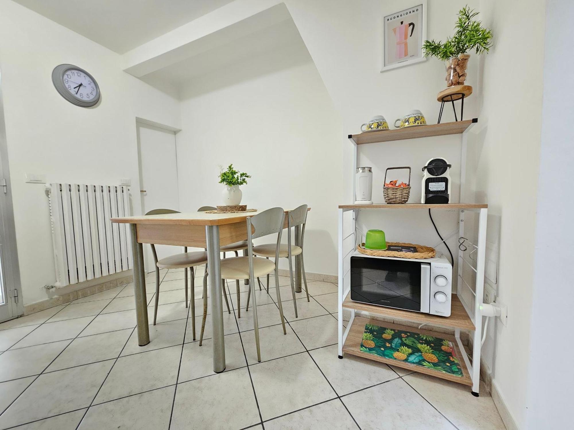 La Casetta Bilocale Centrale Con Terrazza Parkfree Wifi Minipc Ps4 Ac イェージ エクステリア 写真